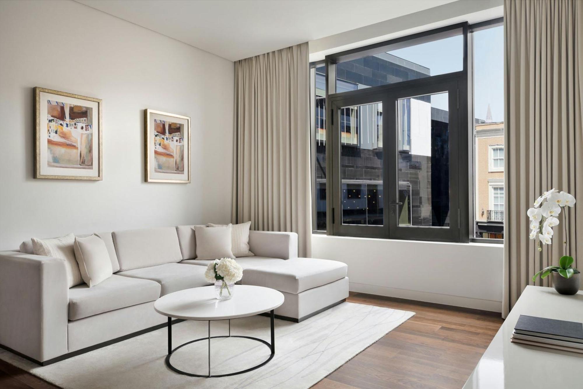 La Ville Hotel & Suites City Walk Dubai, Autograph Collection Eksteriør bilde The living room of a typical apartment
