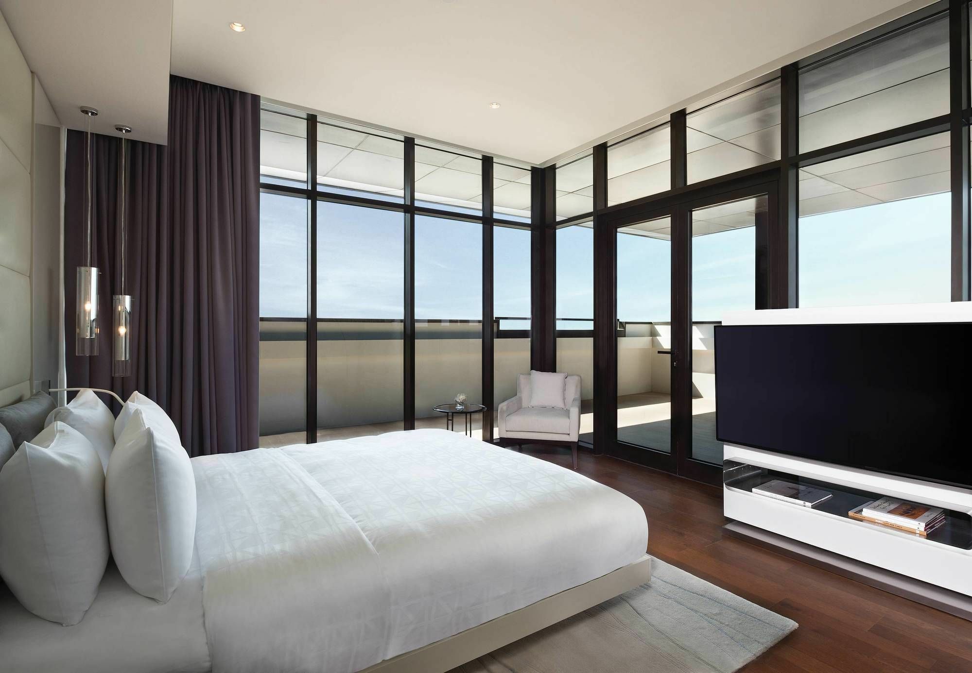La Ville Hotel & Suites City Walk Dubai, Autograph Collection Eksteriør bilde A bedroom at the hotel